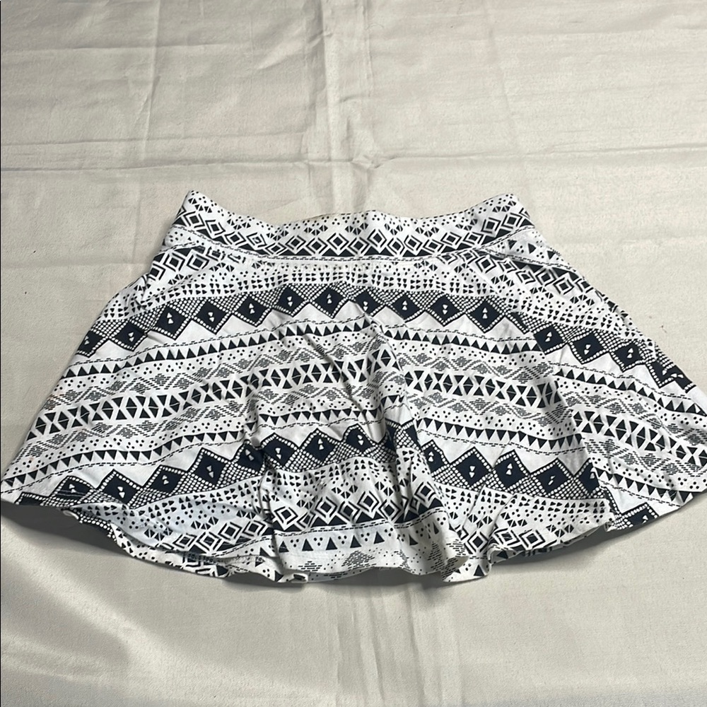 PLACE Geometric Black and White Skirt - Picture 8 of 8